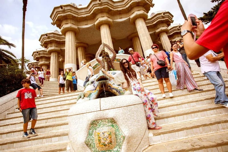 Park Güell: Guided Tour with Optional Gaudí Experience Entry - Entering the UNESCO-listed Monumental area