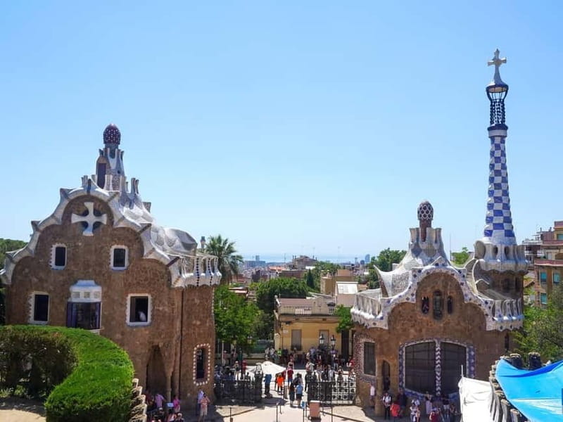 Park Güell: Guided Tour with Optional Gaudí Experience Entry - The main terrace and Barcelona views