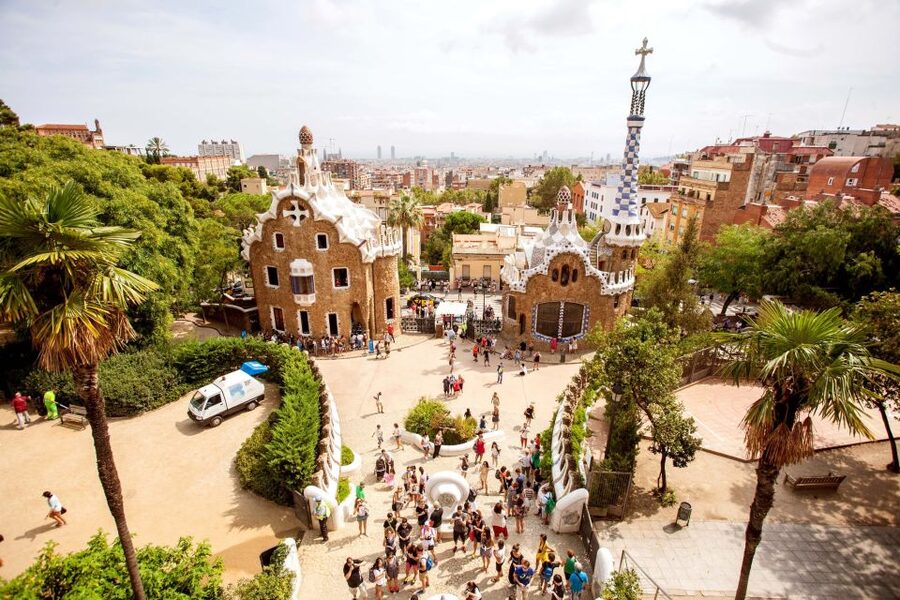 Park Güell: Guided Tour with Optional Gaudí Experience Entry - How the 1.5-hour schedule feels