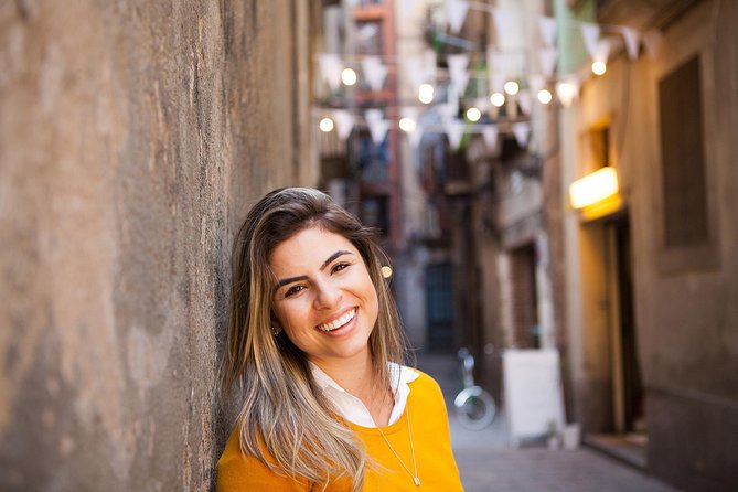 Photoshoot tour in Barcelona Secret Corners - Ciutadella Park and the Arc de Triomf