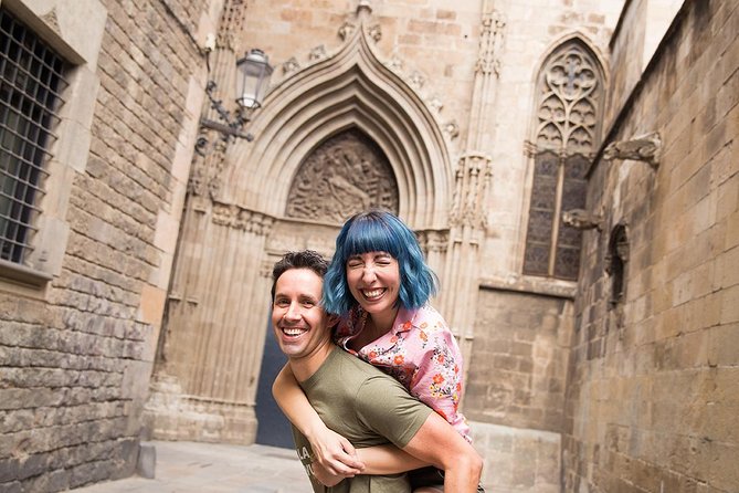Photoshoot tour in Barcelona Secret Corners - The photographer can make or break the session