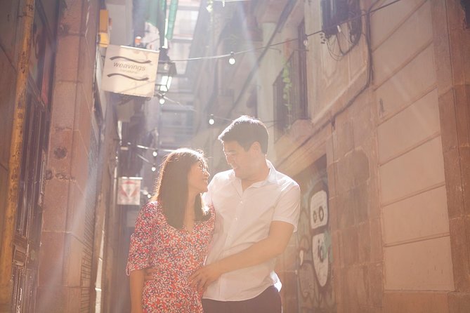 Photoshoot tour in Barcelona Secret Corners - Plaça d’Isidre Nonell and a quick creative pause