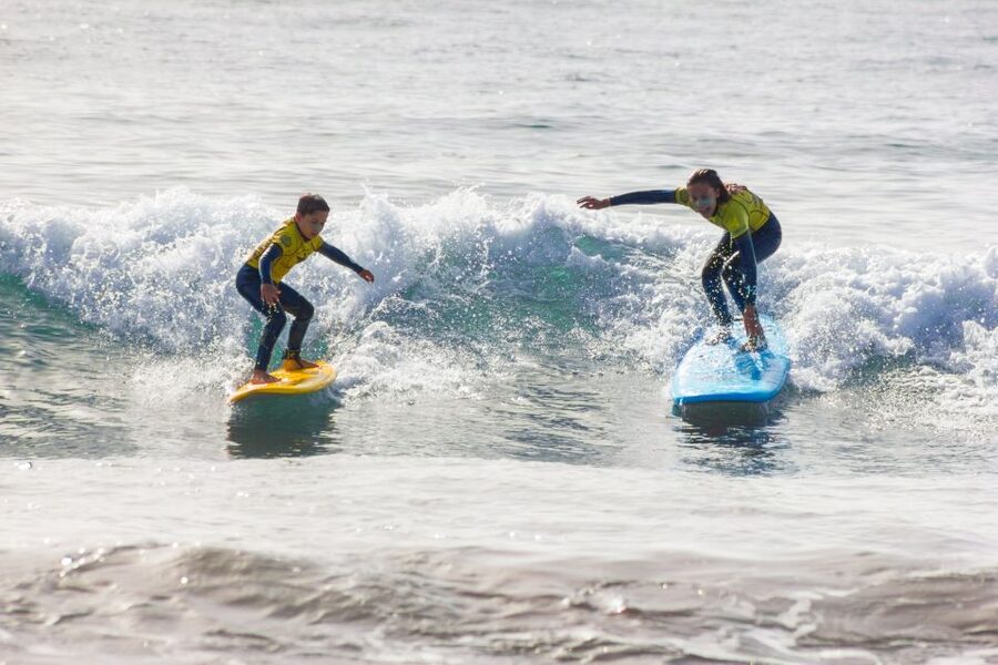Playa del Inglés Maspalomas: High Quality Surf Classes - A family-friendly lesson with clear limits