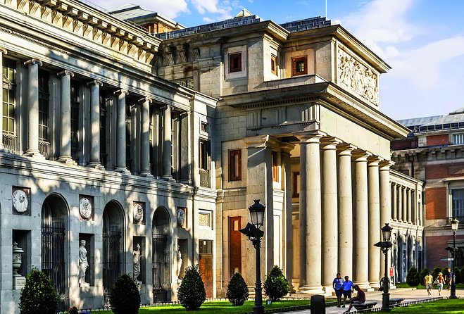 Prado Museum Guided Tour with Skip the Line Ticket in Madrid - Passing through Prado security and admission