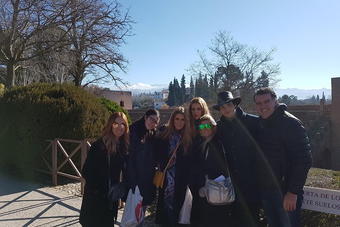 Private Alhambra Highlights Tour Including the Nasrid Palaces - Why a private guide helps at the Alhambra