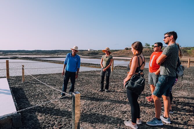 Private and Guided Tour to the Salinas de Janubio with Tasting - The 90-minute walk through the saltworks
