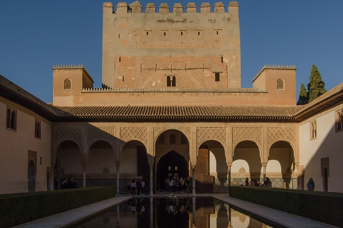 Private Tour to The Alhambra with Nasrid Palaces in Granada - Three hours, heat, and the physical effort