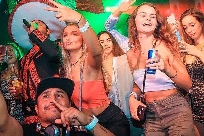 Pub Crawl Madrid by Mad Party Crew - The group size, guides, and social atmosphere