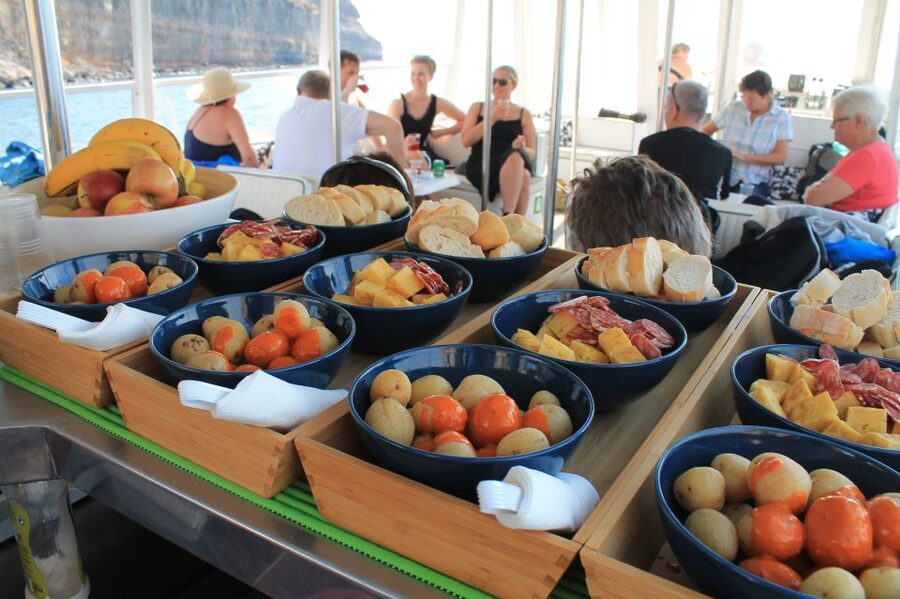 Puerto de Mogan: Boat and Snorkeling Trip - Who should book this outing?