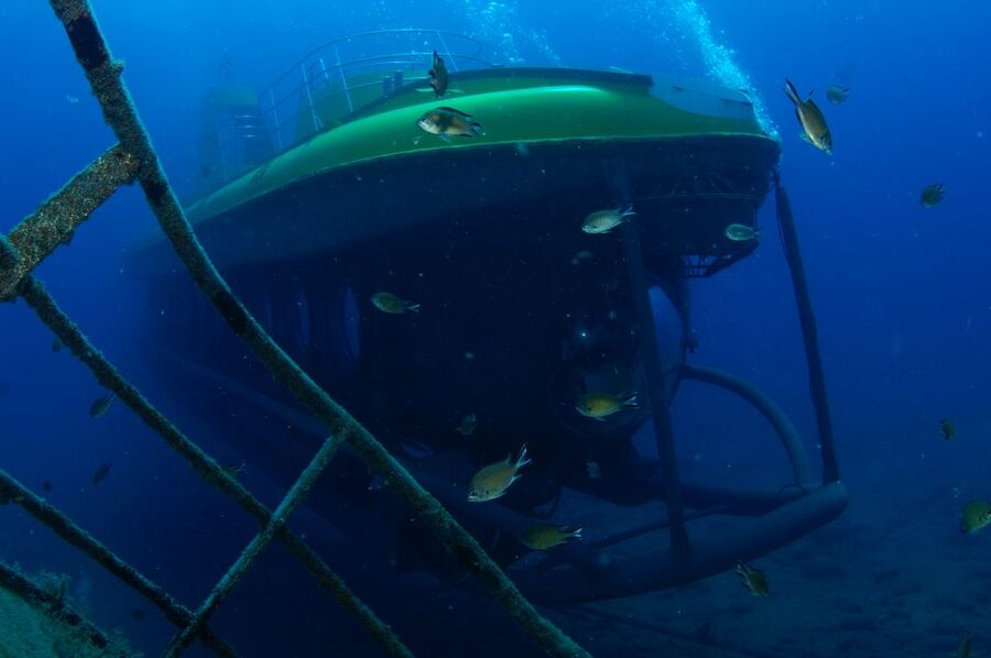 Puerto de Mogán: Submarine Tour - Arriving at Dock Pantalán Dique Sur