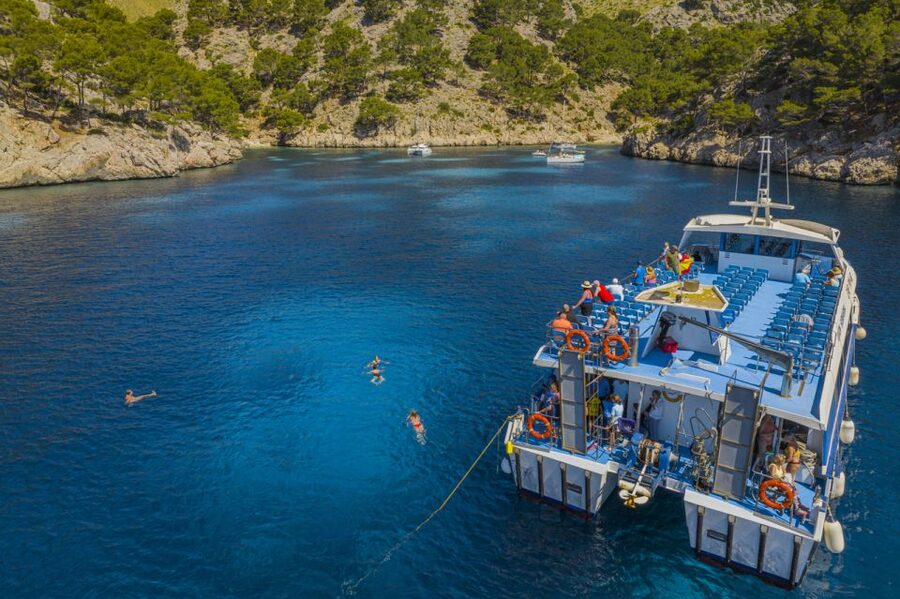 Puerto Pollença: Ferry to Formentor Beach - The 30-minute cruise across Pollença Bay