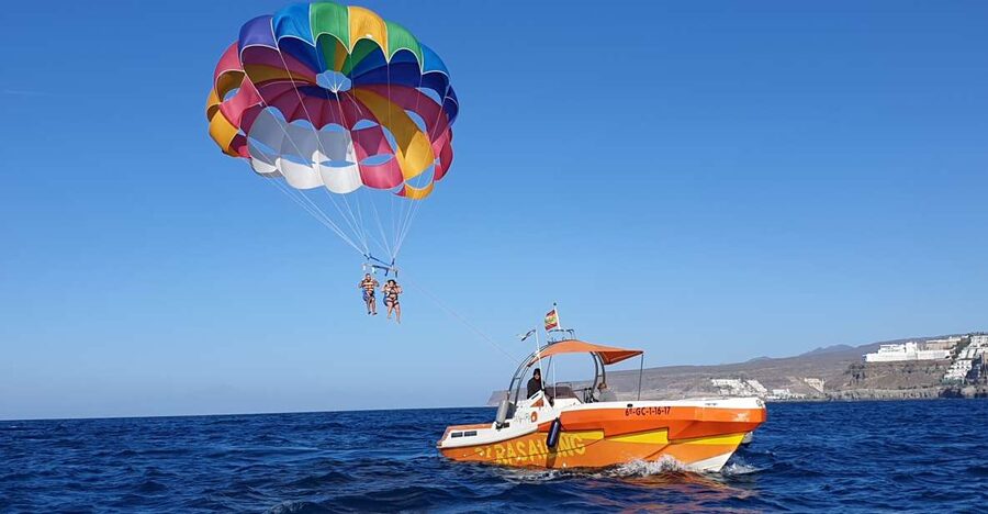 Puerto Rico de Gran Canaria : Parasailing - Finding the Yellow Flag at Puerto Rico Marina