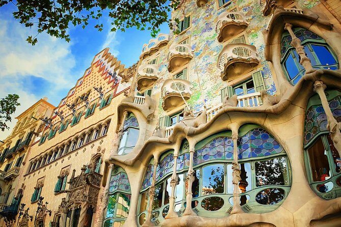 Ramblas, Old Town, Gothic and Gaudi Architecture Walking Tour - Key points at a glance