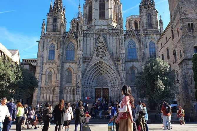 Ramblas, Old Town, Gothic and Gaudi Architecture Walking Tour - Plaça Reial and the city’s social side