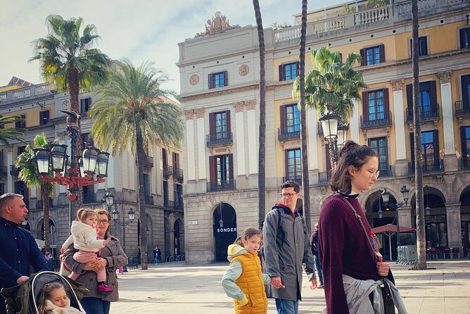 Ramblas, Old Town, Gothic and Gaudi Architecture Walking Tour - Casa Batllo, Gaudi’s playful exterior