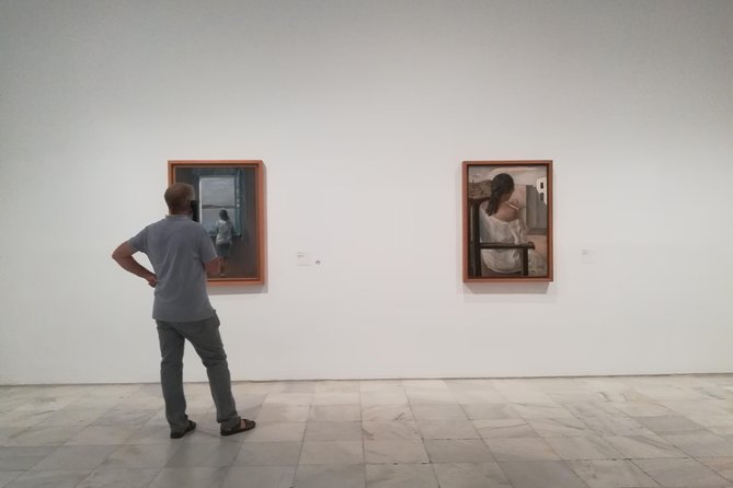 Reina Sofia Museum Small Group Tour -6 people maximum- - Meeting your guide at Calle de Santa Isabel