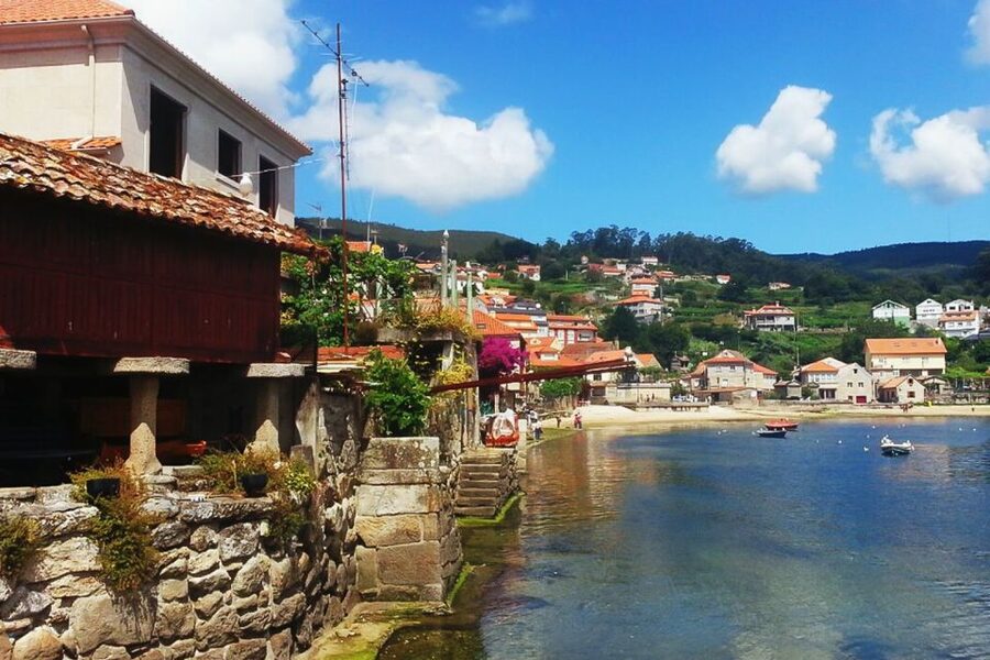 Rías Baixas: Guided Day Tour from Santiago with Boat Ride - Why this day trip works from Santiago