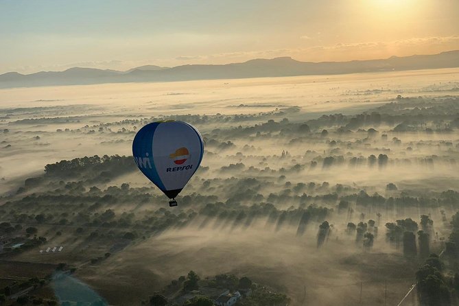 Romantic Sunrise Balloon Tour in Majorca - Breakfast, toast, and the return to the launch site