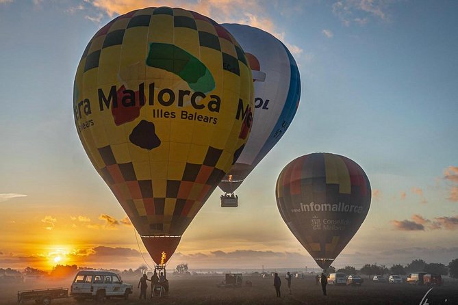 Romantic Sunrise Balloon Tour in Majorca - Watching the balloon come alive