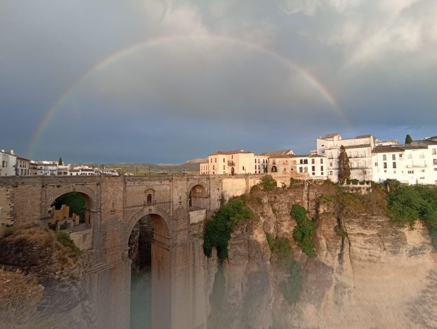 Ronda: Guided Walking Tour with English or Spanish Guide - The New Bridge and Ronda’s famous viewpoints
