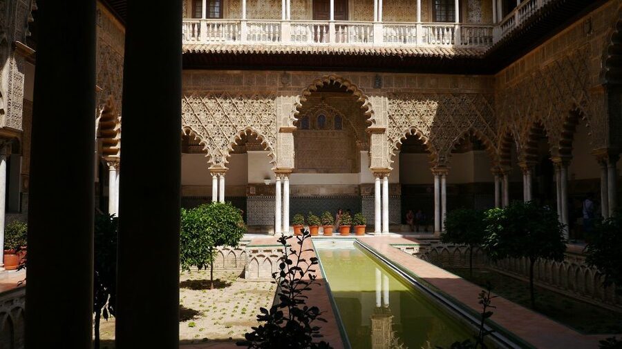 Royal Alcázar of Seville Skip-the-Line Guided Tour - Why the Royal Alcázar deserves your morning