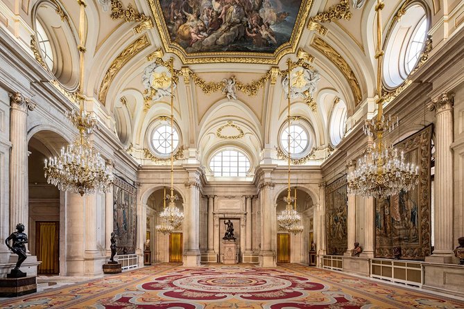 Royal Palace Guided Tour Small Group with Tickets - Starting at Plaza de España 9