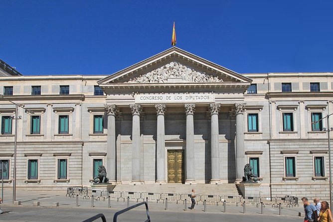 Royal Palace & Prado Museum Skip the Line Guided Tour - The walk through Madrid’s old center