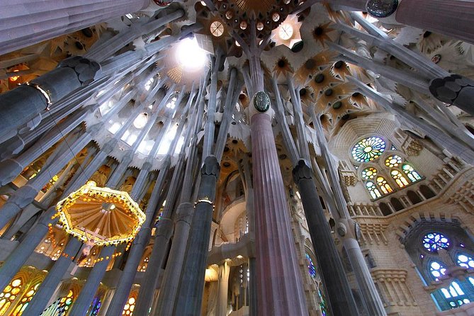 Sagrada Familia Evening Private Tour with Expert Guide - The guides make or break the experience