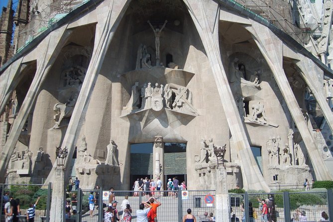 Sagrada Familia Evening Private Tour with Expert Guide - Is $82.27 good value?