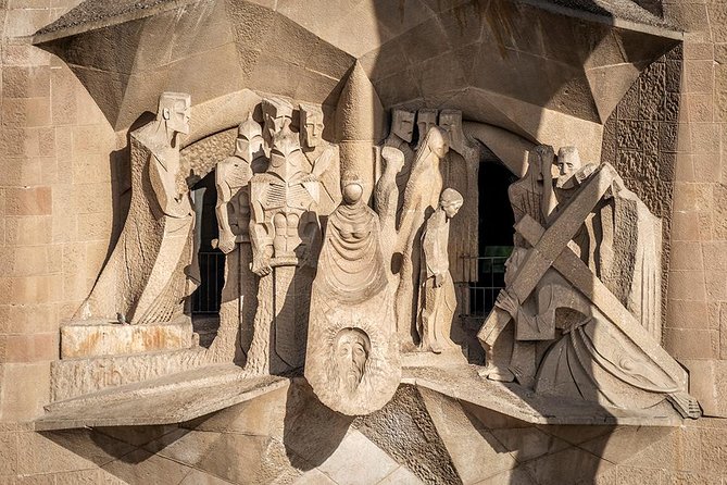 Sagrada Familia Evening Private Tour with Expert Guide - Meeting at Cerveseria Baviera