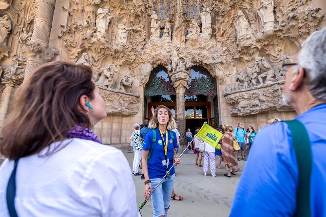 Sagrada Familia Guided Tour with Skip The Line Access - The Meeting Point At Av. De Gaudí 2
