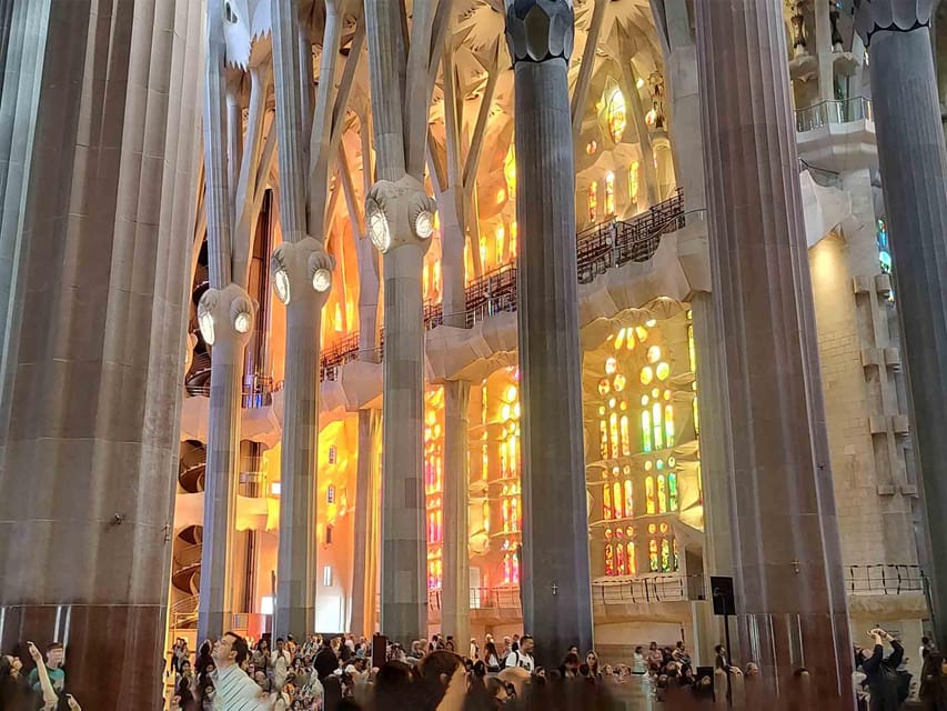 Sagrada Familia Guided Tour with Skip-the-Line Entry Ticket - Practical details that matter