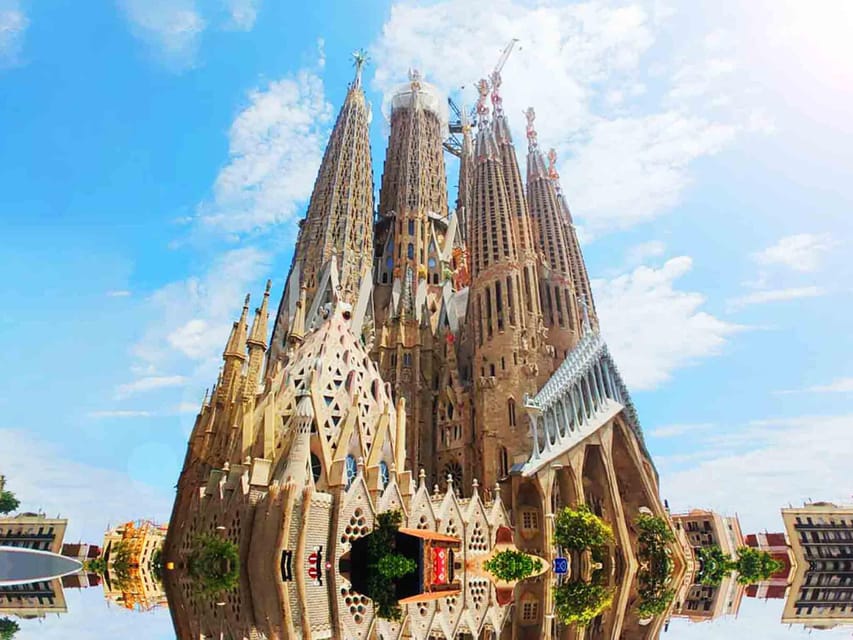 Sagrada Familia Guided Tour with Skip-the-Line Entry Ticket - The Passion facade changes the tone