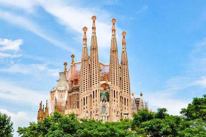 Sagrada Familia Guided Tour with Skip the Line Ticket - Key points to know before booking