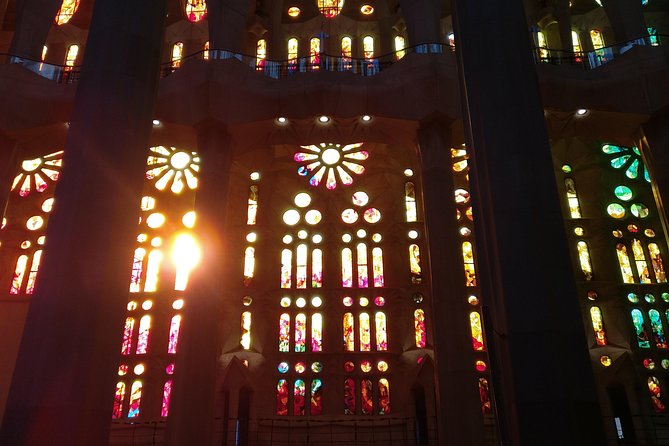 Sagrada Familia Guided Tour with Towers Access - The interior: light, columns, and symbols