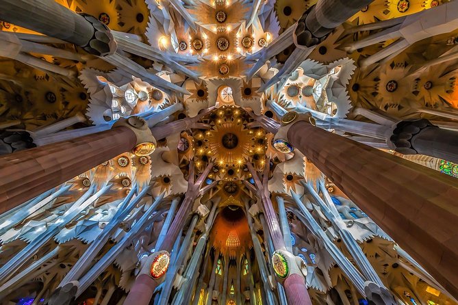 Sagrada Familia & Montserrat Small Group Tour with Hotel pick-up - A focused walk through the Gothic Quarter
