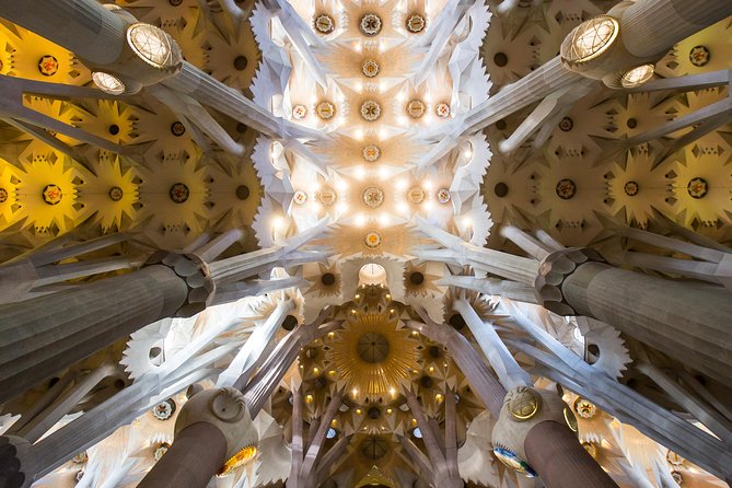 Sagrada Familia & Park Guell Guided Tour with Skip The Line - Why this Gaudí pairing works
