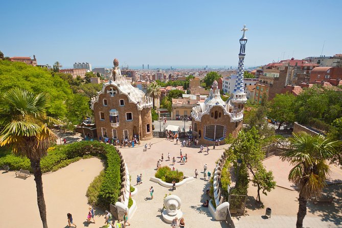 Sagrada Familia & Park Guell Guided Tour with Skip The Line - Should you add tower access?