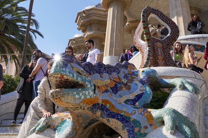 Sagrada Familia & Park Guell Guided Tour with Skip The Line - How much walking should you expect?