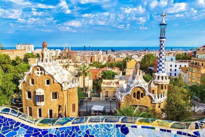Sagrada Familia & Park Güell Optional: Small Group Tour - Group size and pace