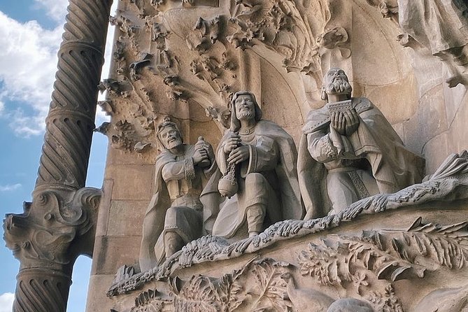 Sagrada Familia Private Tour with Expert Guide - The guides are the heart of the experience