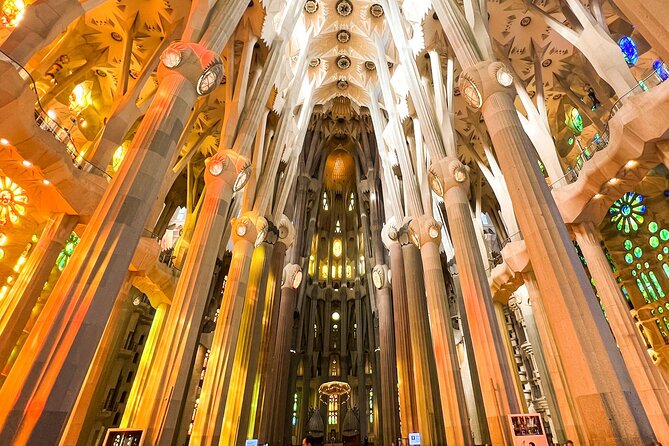 Sagrada Familia Small Group Guided Tour with Skip the Line Ticket - Why Sagrada Familia deserves a guided visit