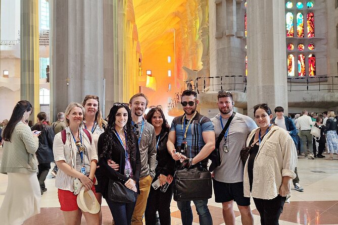 Sagrada Familia: The Golden Hour with Skip the line Tickets - Meeting near Avenida de Gaudí
