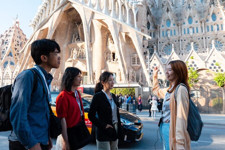 Sagrada Familia Tour with Express Entry and Local Guide - Why the Sagrada Família needs a guide