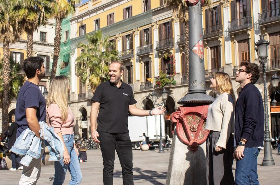 Sagrada Familia with Official Guide & Fast-Track Entry - Should you book the Sagrada Familia guided visit?