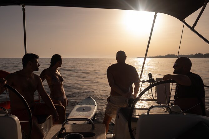 Sailing Adventure: Sailing, Dolphins and Relaxation with Drinks - Who will enjoy this most