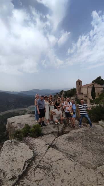 Salou: Siurana Medieval Village Guided Tour w/ Hotel Pickup - The Guides Make a Real Difference