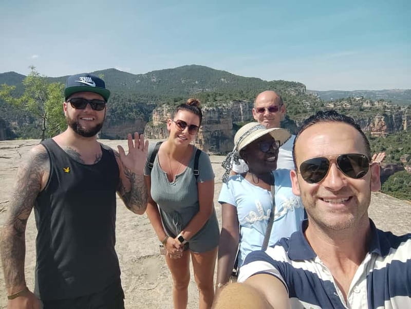 Salou: Siurana Medieval Village Guided Tour w/ Hotel Pickup - Arriving in Siurana, the Village Above the Reservoir