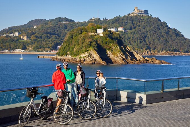 San Sebastian E-bike trour: Basque History and Cultural. - Ondarreta Beach and the Peine del Viento