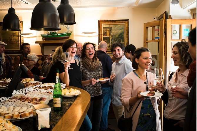 San Sebastian Evening Pintxo Tour with Wine - What arrives on the plate